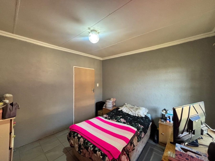 4 Bedroom Property for Sale in Roosheuwel North West